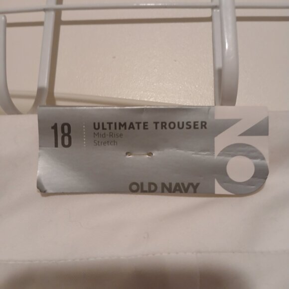 Old Navy Size 18 White Trousers - Picture 2 of 3
